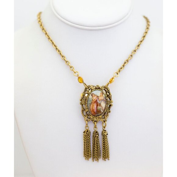 26 inch, Vintage Renaissance Oval Cameo Gold Tone Tassel Necklace - i1 - Picture 2 of 3